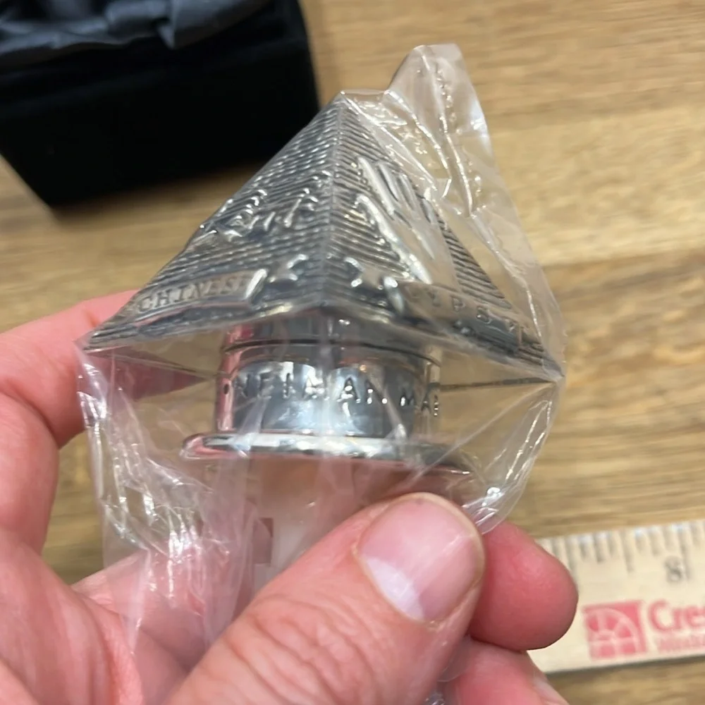 NEW Neiman Marcus 2002 Silver Tone Pyramid Bottle Stopper in Black Velvet Box